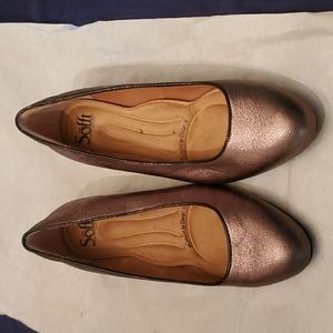 Sofft pumps metallic gold size 6.5